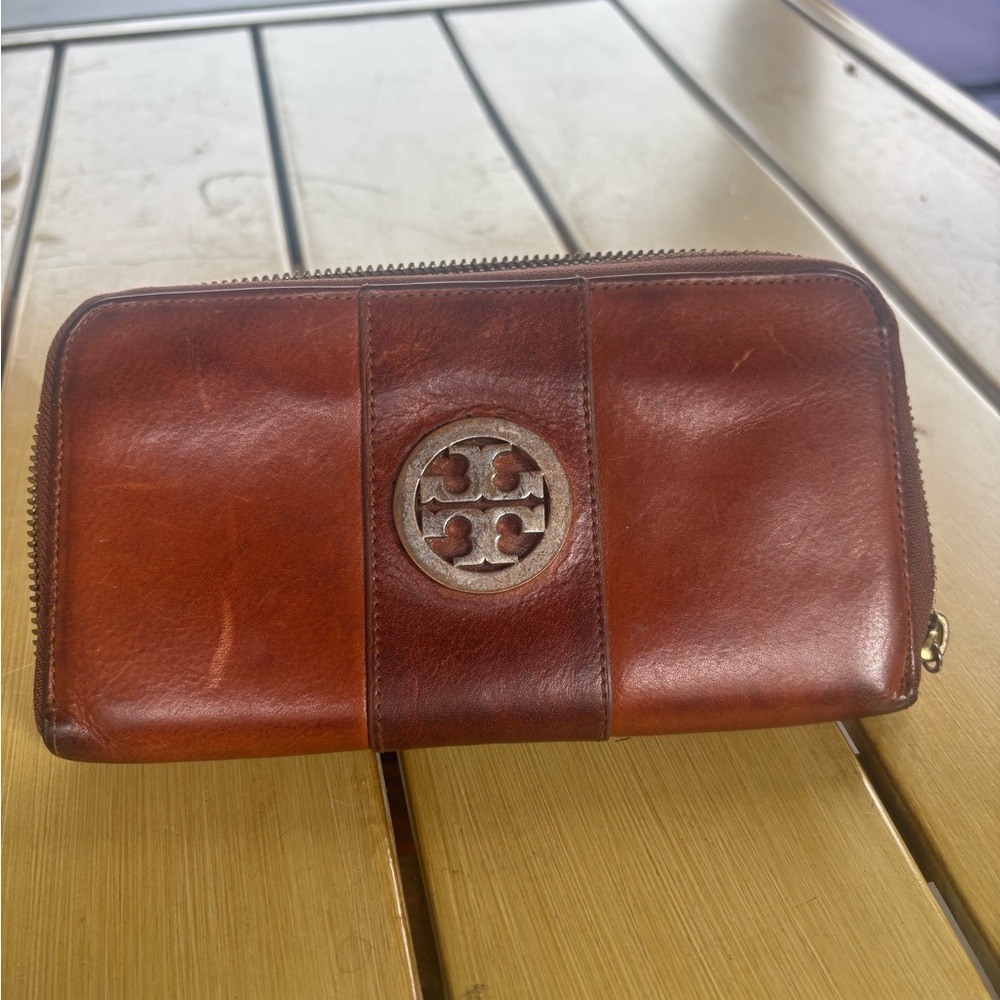 Tory Burch Brown Leather Wallet